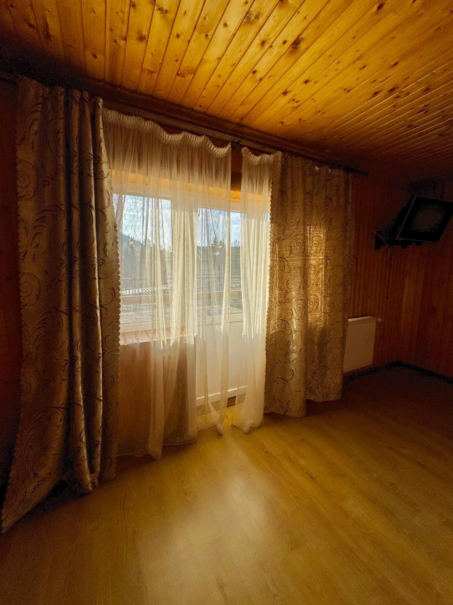 Опришок Hotel Palyanytsya Luaran gambar